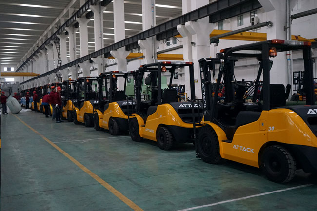 30 Units Forklifts to Thailand Ready for Shipment 1