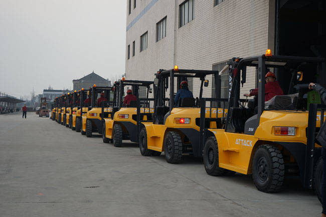 30 Units Forklifts to Thailand Ready for Shipment 2